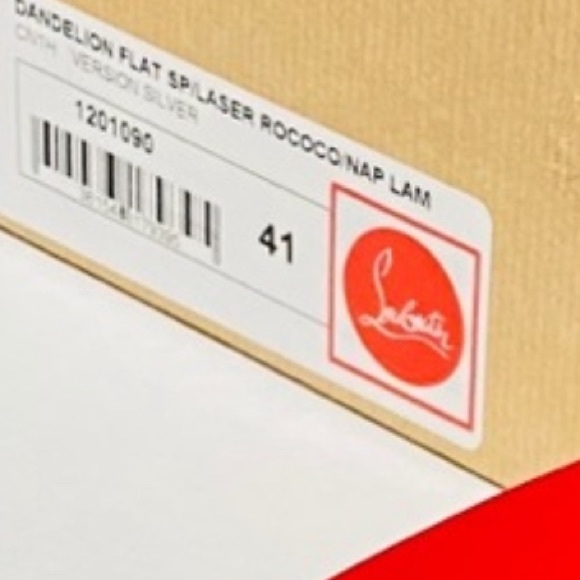Louboutin
Dandelion Flat Sp/Laser Rococo Nap Lam - Picture 14 of 14